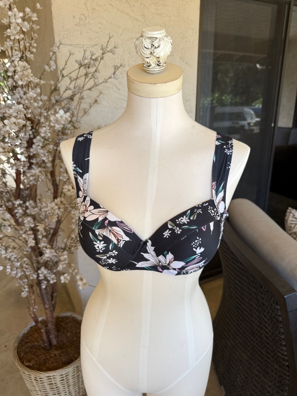 Bathingsuit bikini black floral padded top size small